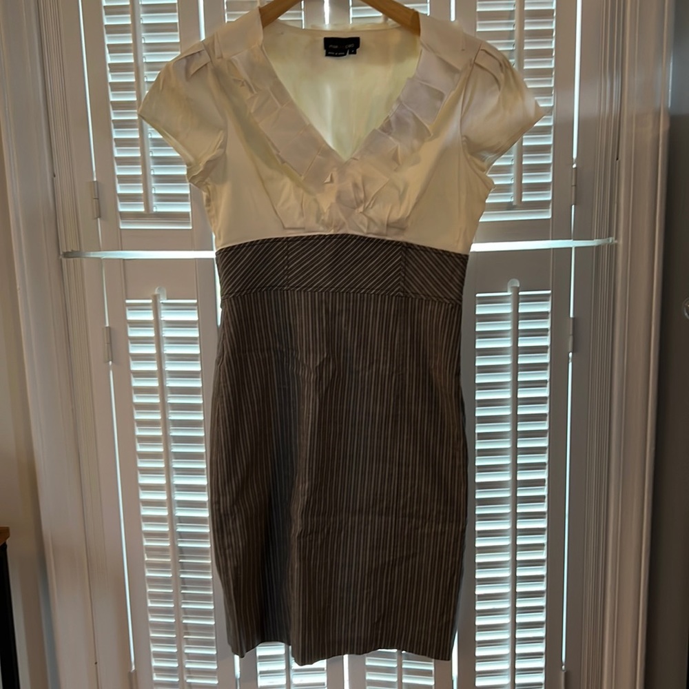 Max and Cleo empire waist body con dress - size 6